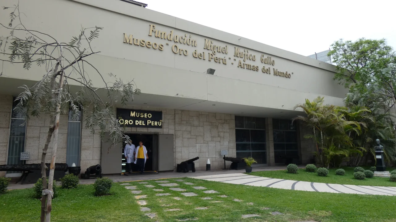 Museum entrance - Museum of Peruvian Gold and World Weapons - Lima - Peru