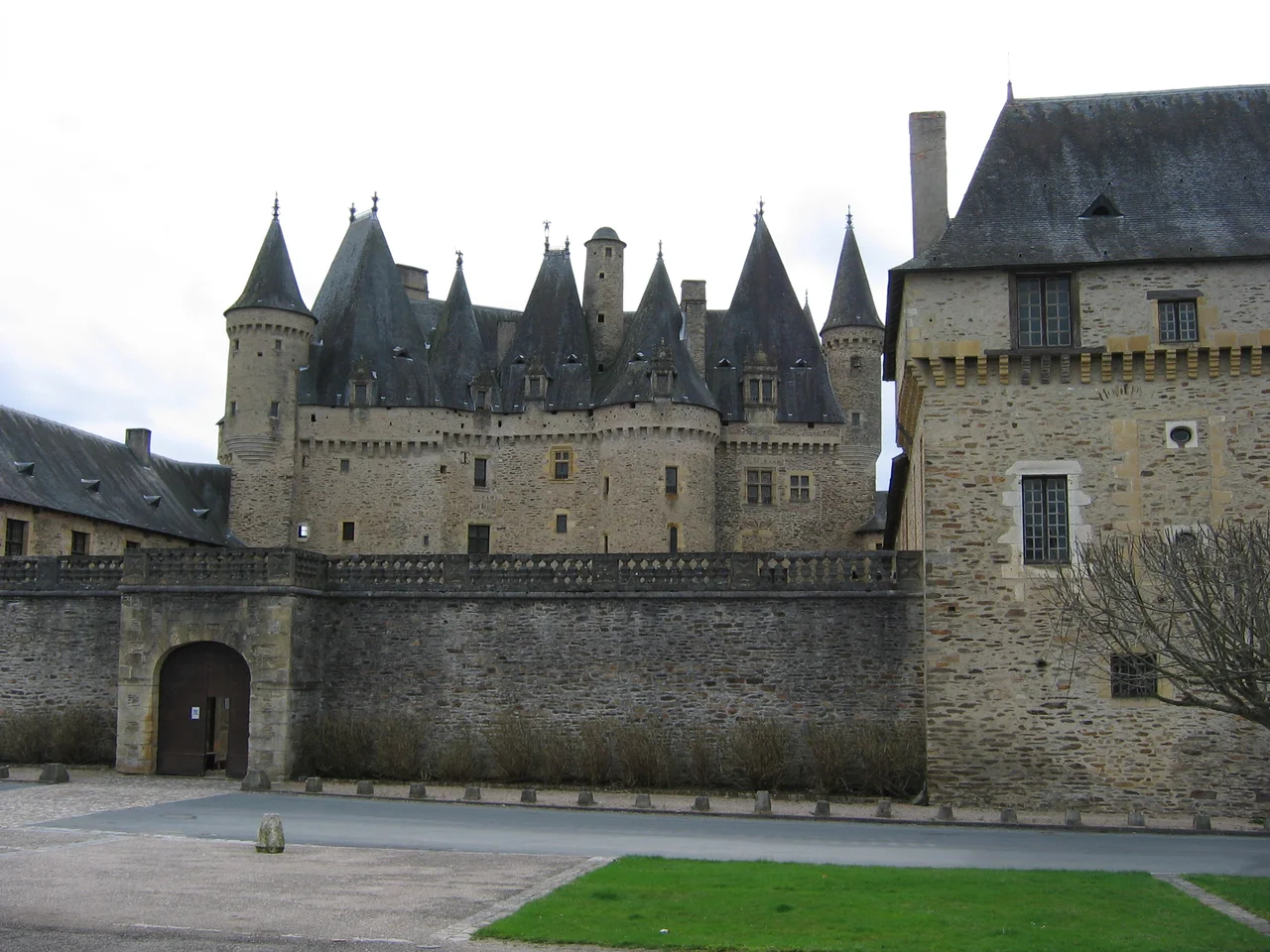 ChateauJumilhac.jpg