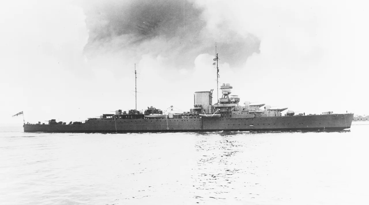 The Royal Navy heavy cruiser HMS Effingham (D98) in 1938.